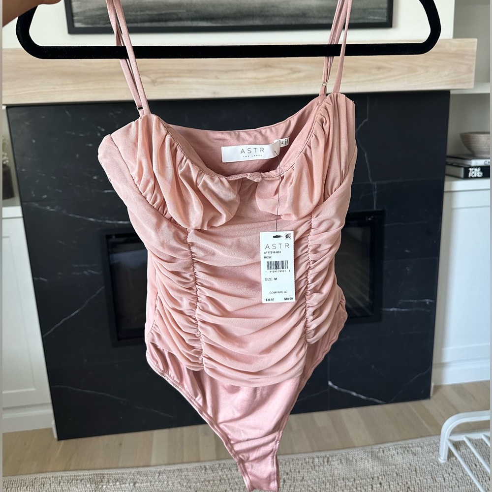NWT Astr the label rose ruched bodysuit